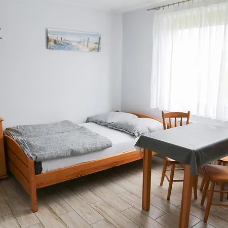 U Slonia ホームステイ ステグナ