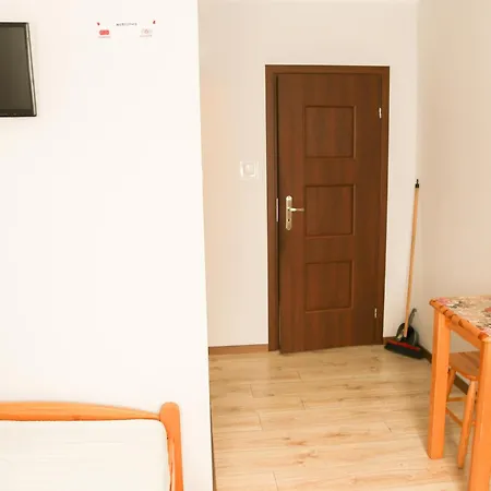 U Slonia ホームステイ *